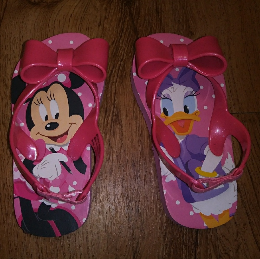 Nwot Pink Minnie Mouse flip flops